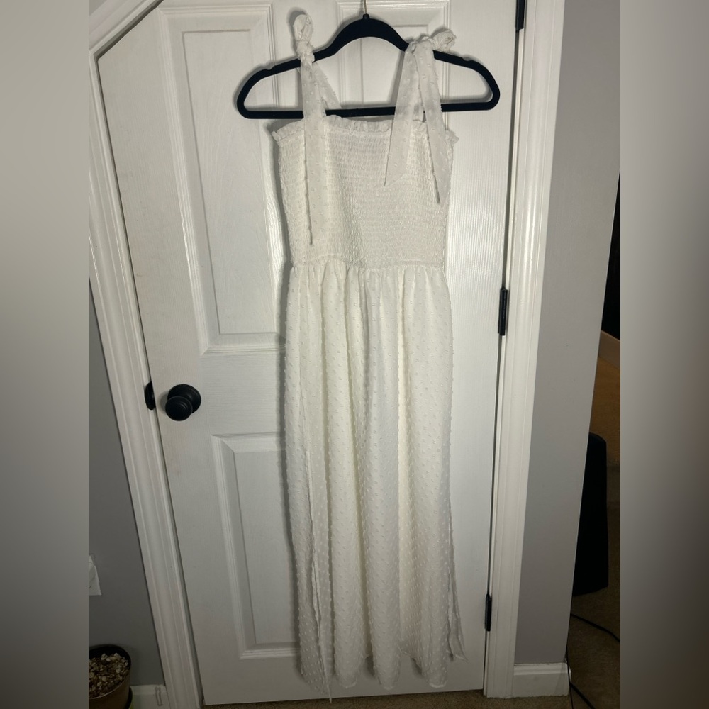 Elegant White Textured Dress